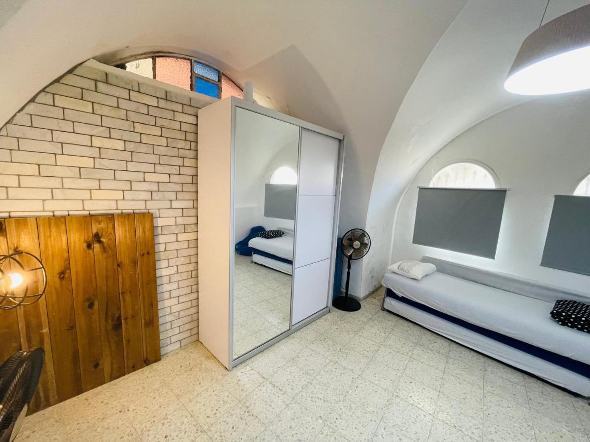 Zimmer In Old City Rosch Pina Exterior foto